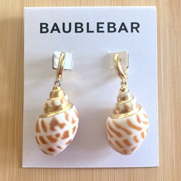 Brand New BaubleBar Gold Tone Conch Seashell Drop Earrings Beach Vacation Cruise - Picture 1 of 12